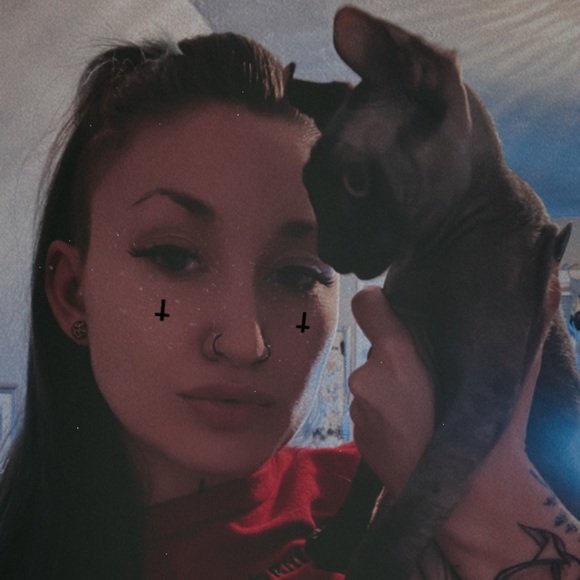 Meet your posher, Carissa - Picture 6 of 8